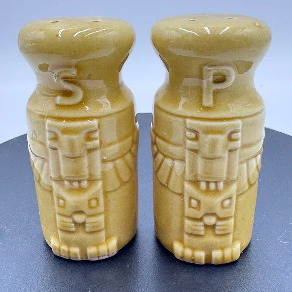 VTG Native American Totem Salt & Pepper Shaker Set Yellow Eagle‎ Glazed Ceramic