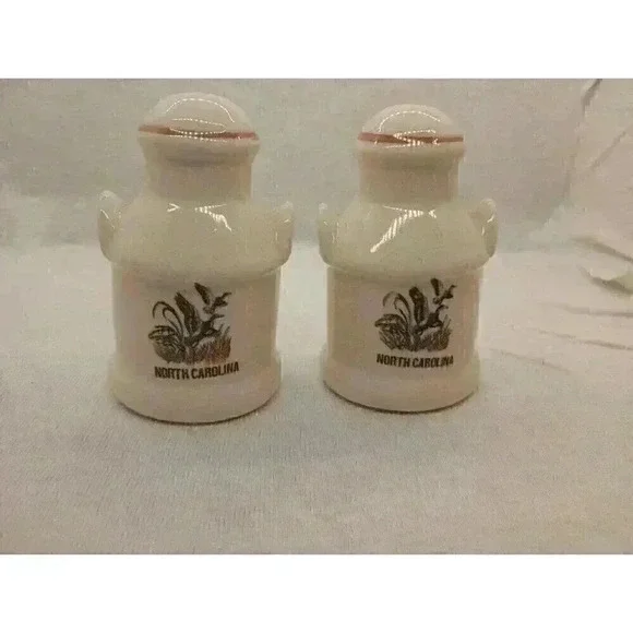 Souvenir Vtg North Carolina Salt And Pepper Shakers Collectable Home Decor