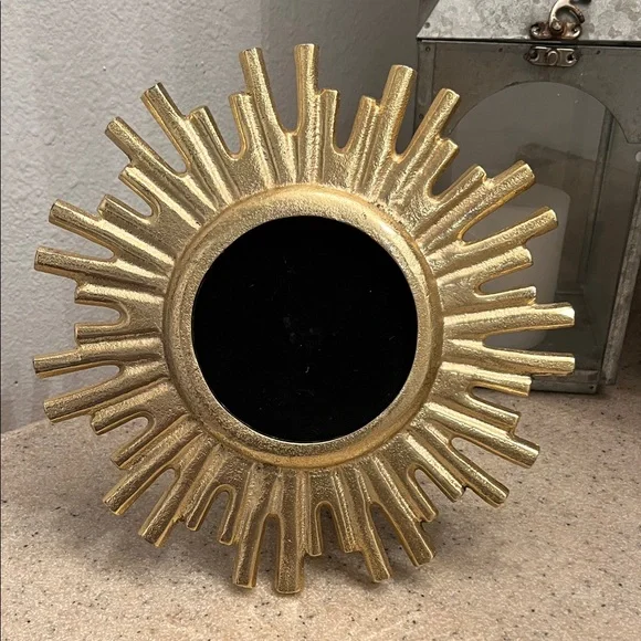 Radiant Gold StarBurst Round Picture Frame-4.60” Diameter picture