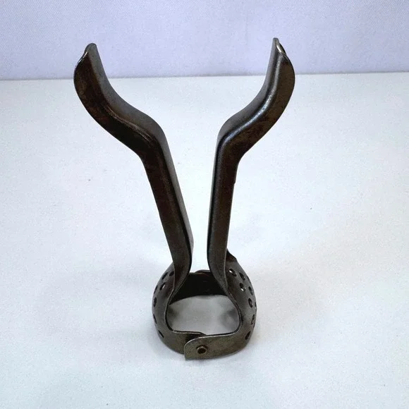 Vintage Antique Grapefruit Corer‎ Kitchen Tool Decor Metal Patina Rust