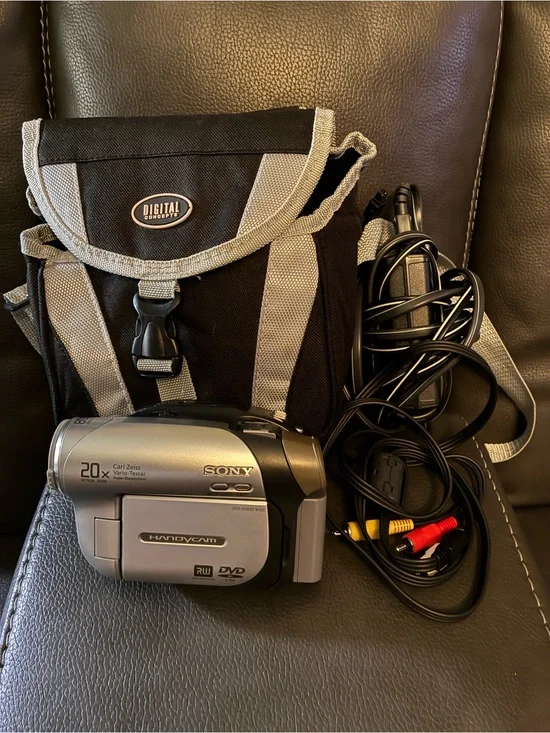 Sony Handycam DRC-DVD 92 Camcorder Bundled with Power Adapter & Carrying Case