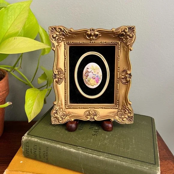 Vintage Fragonard Courting Couple Porcelain Cameo, Ornate Gold Frame 6