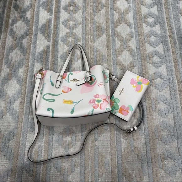 COACH - Purse and matching wallet