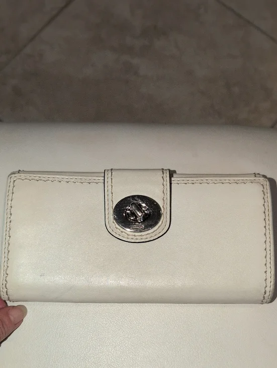 Coach Cream Leather Turnlock Wallet with Silver Hardware