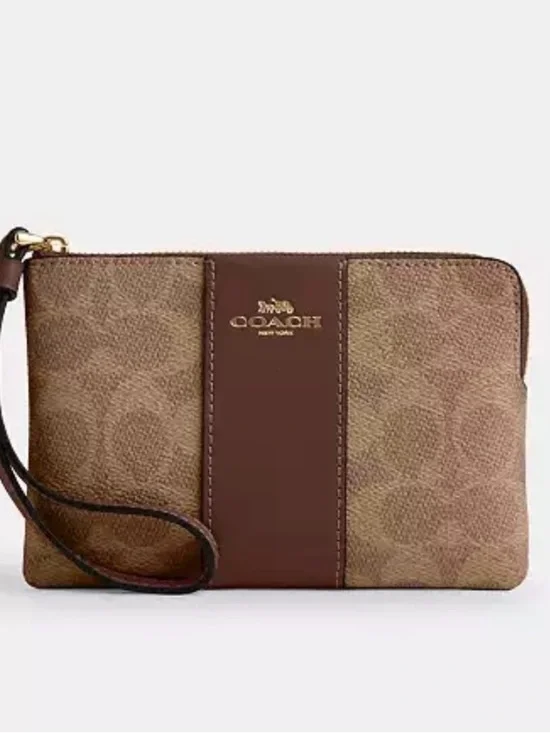 NWT Coach Corner Zip Wrislet in Signature Canvas