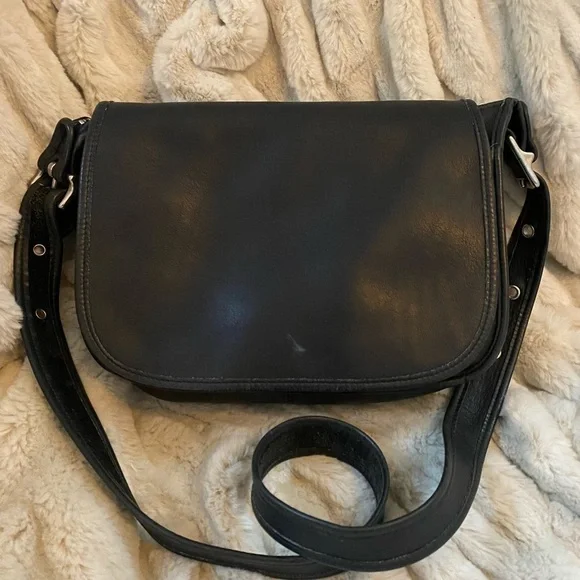 Vintage Coach Patricia Large Black Leather Saddle Legacy Flap Crossbody …