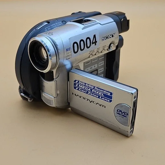 Sony Handycam Digital Video Camera Recorder DCR-DVD201 UNTESTED AS IS FOR PARTS