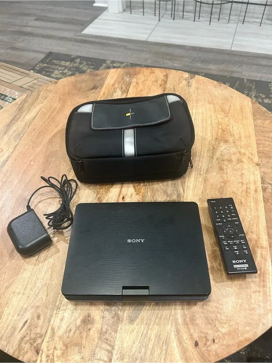 Sony Black Portable DVD Player with Remote and Carry Case