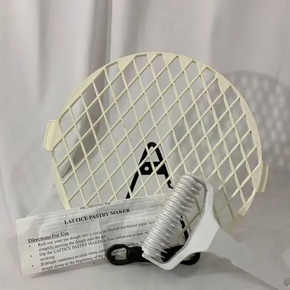 NWOT Lattice Pie Crust Cutters