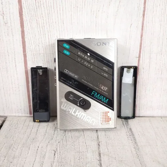 FOR PARTS Vintage Sony WM-F100 Walkman FM AM Stereo Cassette Player Auto Reverse