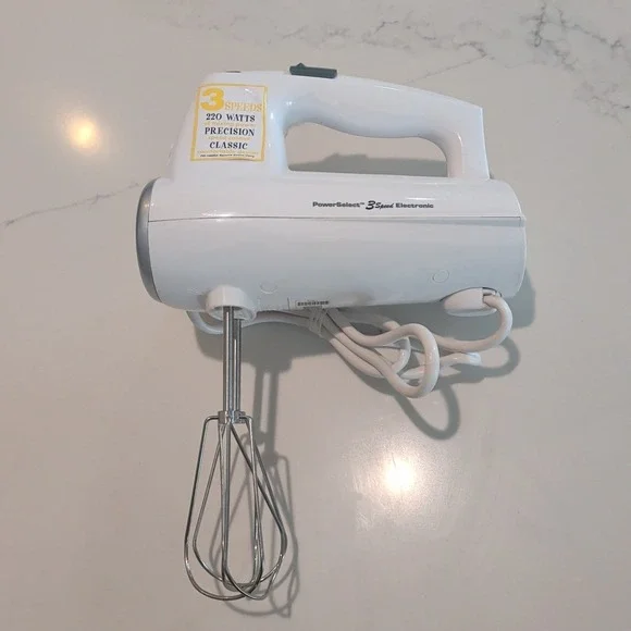 Cuisinart PowerSelect 3-Speed Hand Mixer CHM-3  1 Sets of Beaters