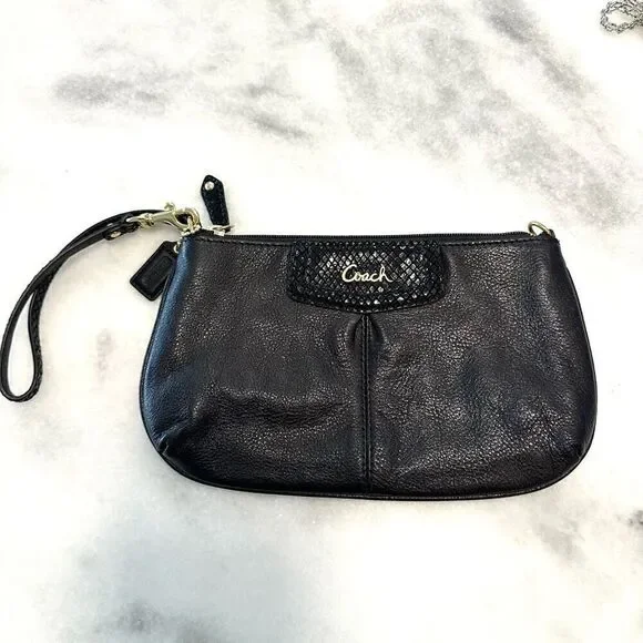 Vintage Coach Black Leather Wristlet Purse Handbag