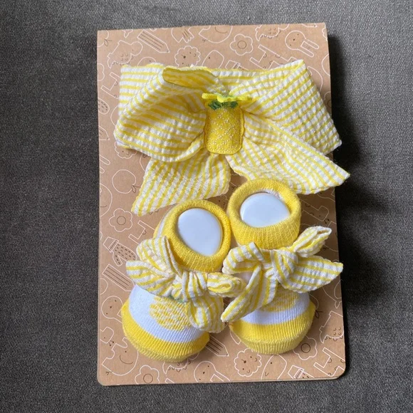 Baby Girl Pineapple Bow and Socks