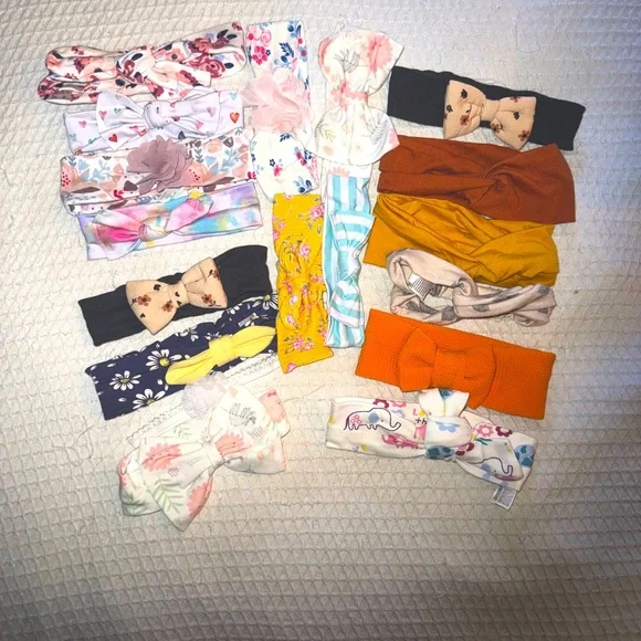 Chick Pea NWOT- 0-24 Months GIRLS BOWS