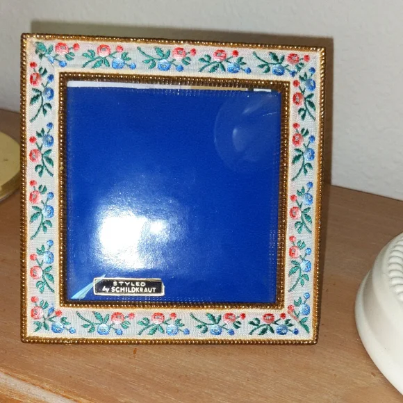 Vtg Frame Small Schildkraut Floral Petit Point Gold Metal Convex Glass Rare