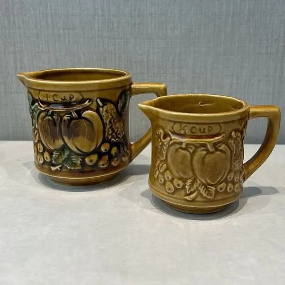 VTG Ceramic Measuring Cups 1/2 & 1 Cup Stamped JAPAN Brown Tan Fruit Apples Pear
