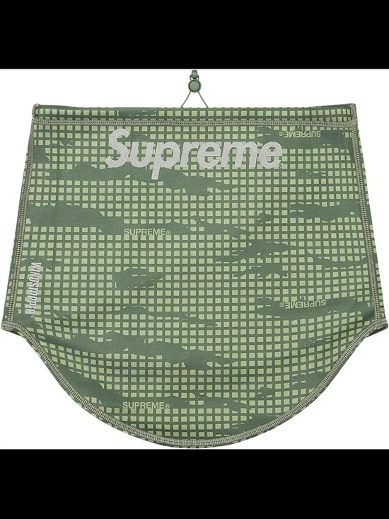 Supreme Neck Gaiter “Windstopper” in color Olive Grid Camo