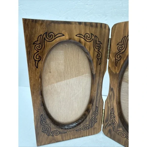 Vintage Carved Wood Dual Bi-Fold Picture Frame Double Oval Window Glass Front