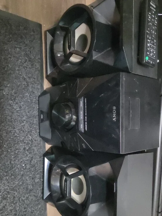 Sony MHC-EC619iP 120W Stereo System CD Player FM USB w/ Speakers & Remote Tested