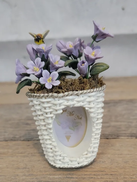Dezine Picture Frame Collectible Forget Me Not Floral Basket Vase Miniature