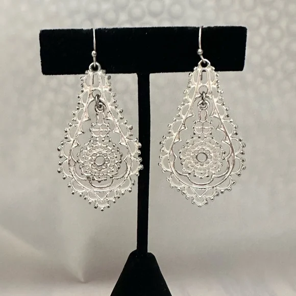 Silver Filigree Dangle Earrings Size‎ 2 1/2”