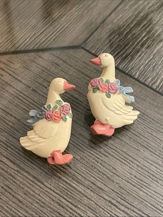 Vintage 1980s or 1990s Country-Style Goose Earrings Porch Goose Silly Goose
