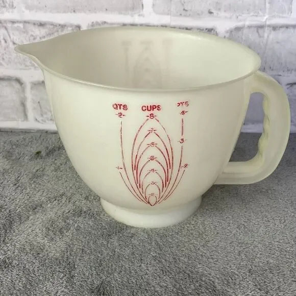 Vintage Tupperware Mix and Store 8 Cup Measuring Pitcher 2 QT
