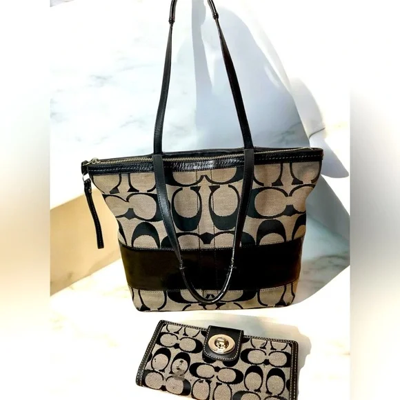 COACH signature stripe No. 12429 SHOULDERBAG tote VNTG and wallet