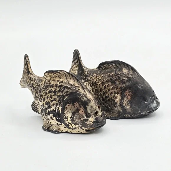 Vintage‎ Fish Salt & Pepper Shaker Set Metal Heavy Sea Creatures Ocean