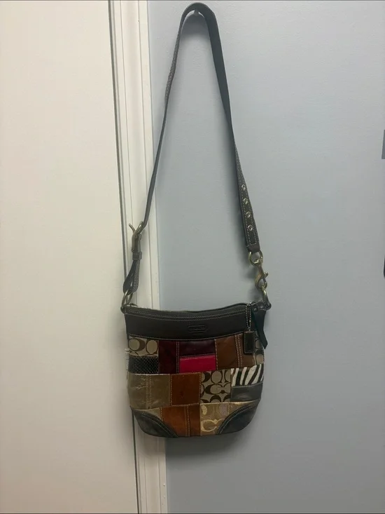 Vintage Coach Y2K Limited Edition Crossbody or shoulder bag # 10435