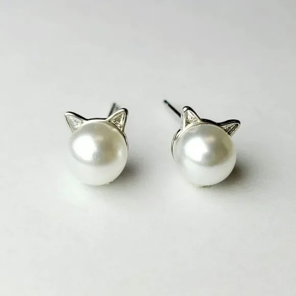 Silver Pearl Cat Earrings 😻