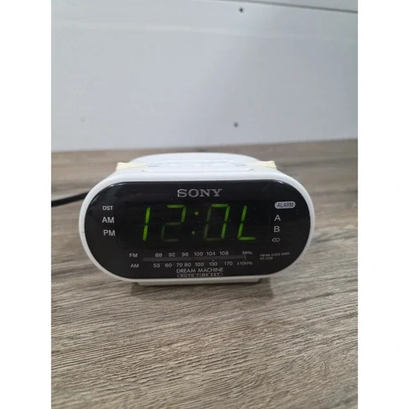 SONY Dream Machine FM/AM Alarm Clock Radio Model ICF-C318 WHITE TESTED WORKING