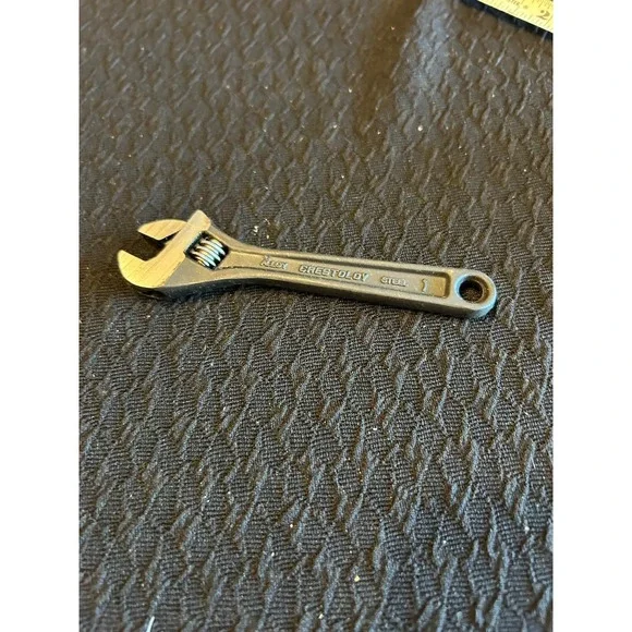 Crescent Tool 4