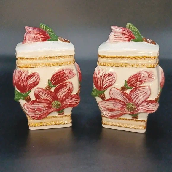 Vintgage K &‎ K Salt and Pepper Shaker Set Pink Floral Majolica Style *READ*