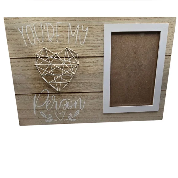 Best Friend Picture Frame, Holds 4 x 6 Inch Photo, Rustic Wooden Wall Décor