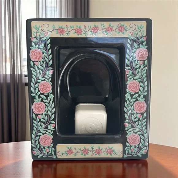 “That’s what friends are for”, musical photo frame, missing glass front, sweet