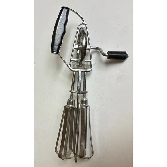 Egg Beater Hand Held Crank Mixer Stainless Steel‎ Black Side Handle Vintage