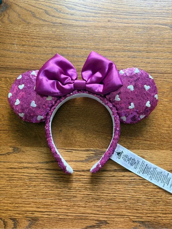 2022 Hot Pink/magenta Heart and Sequin Disney Minnie Mouse Ears