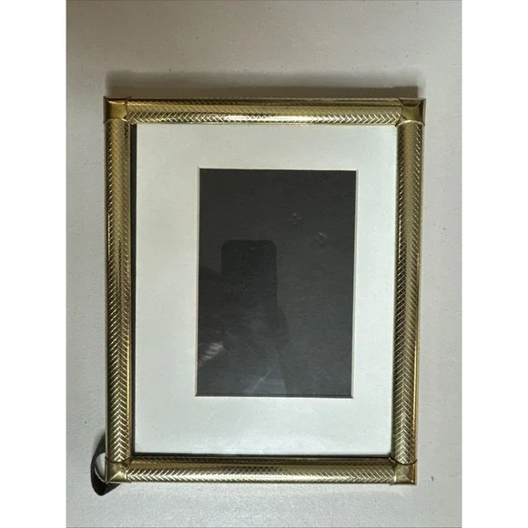 Philip Whitney RIbbed Gold Tone Metal PICTURE FRAME  Ornate Corners 8x10 Photo