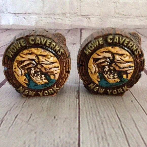 Vintage Howe Caverns New York Souvenir Salt and Pepper Shaker Pair - Japan