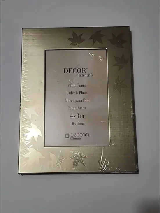 4 x 6 Gold Leaf Photo Frame‎ With Glass Front