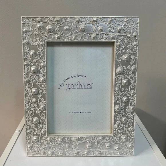 Prinz White Pearl Beaded Swirl Design Photo Picture Frame‎ 5x7 Home Decor