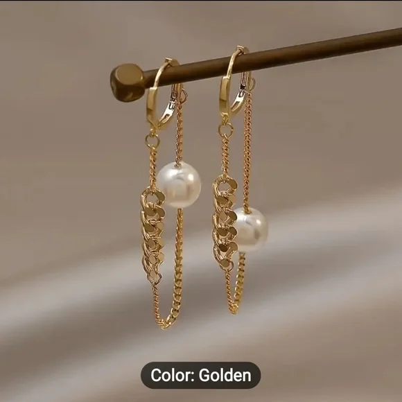 🎶 Earrings with faux pearl