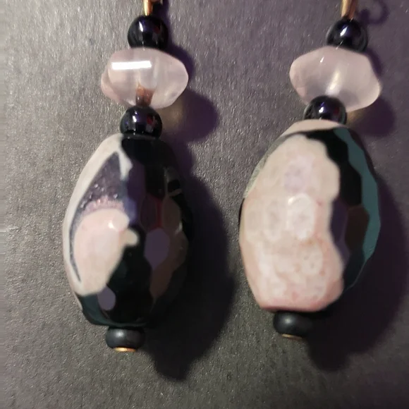 Elegant Black and Pink Beaded Necklace