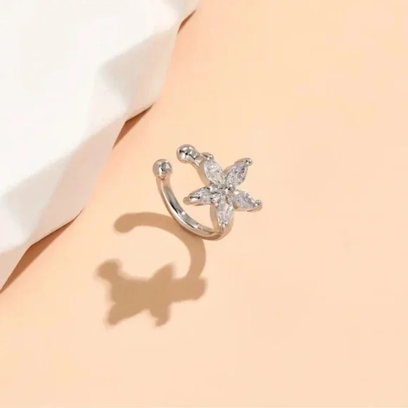 Delicate Zirconia Flower Clip-On Earring – Elegant Ear Cuff 🌸