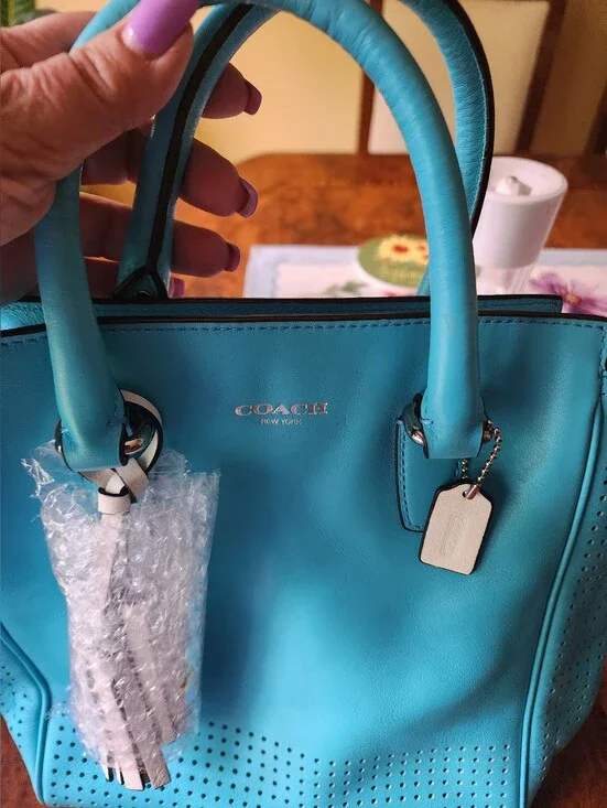 ✨️✨️Coach Turquoise Tote Bag & Beauty Bundle NWOT Gift Set