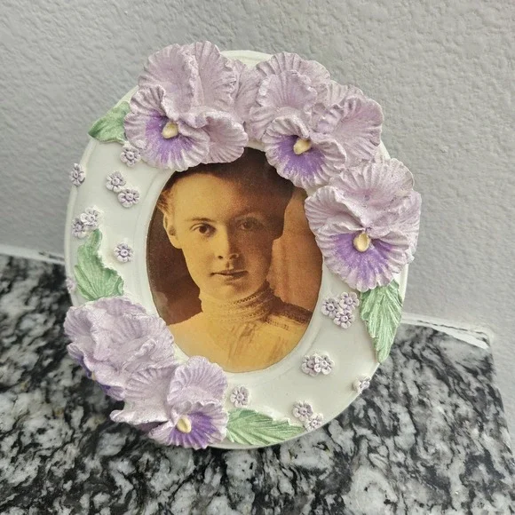 Vintage ceramic oval picture‎ frame floral bouquet purple white and green