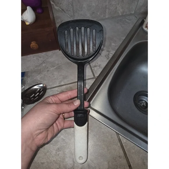 Ekco Slotted Turner Vintage Nylon Slotted Spatula Black - Melt Marks Shown