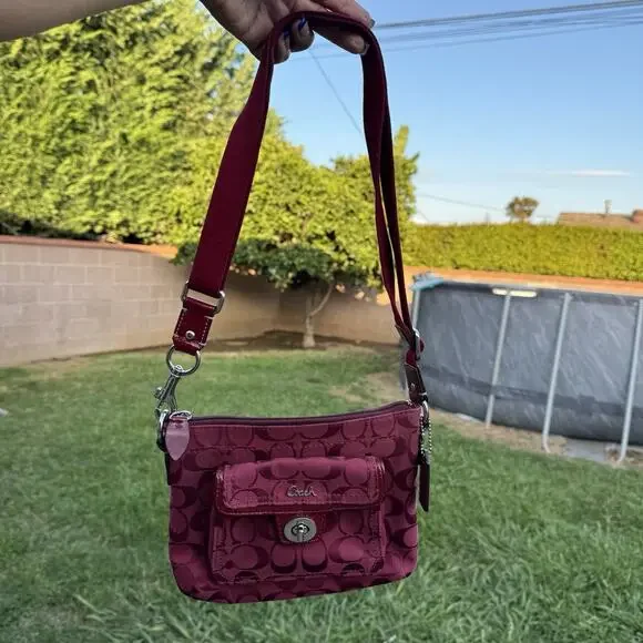 Coach Burgundy Red Wine Signature Jacquard Turn Lock Shoulder Bag Y2K Purse