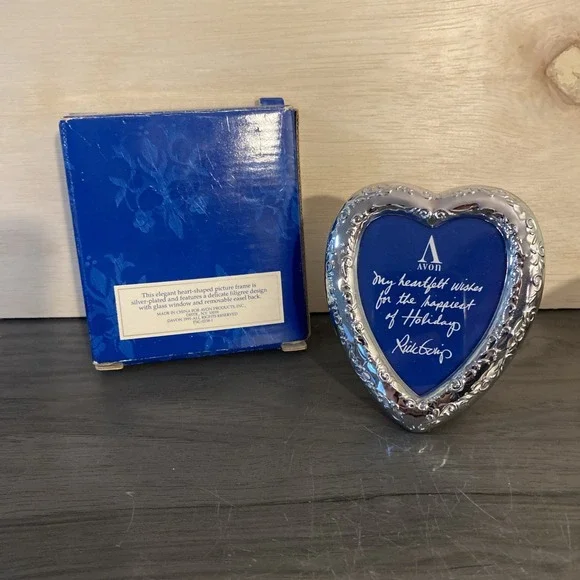 Avon vintage Silver‎ Plated heart Photo frame!